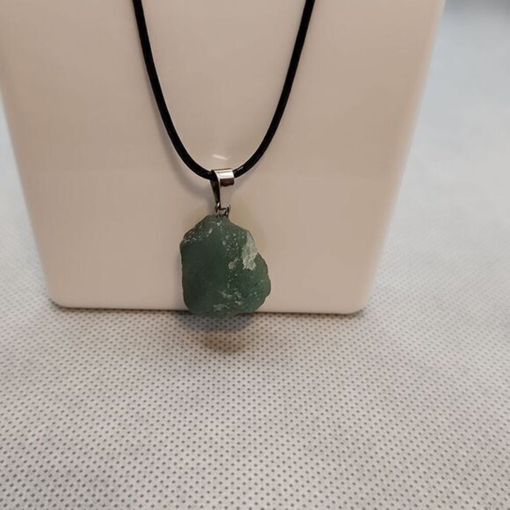 Natural Aventurine Quartz Crystal Pendant Irregular Rough Green Stone‎ Healing